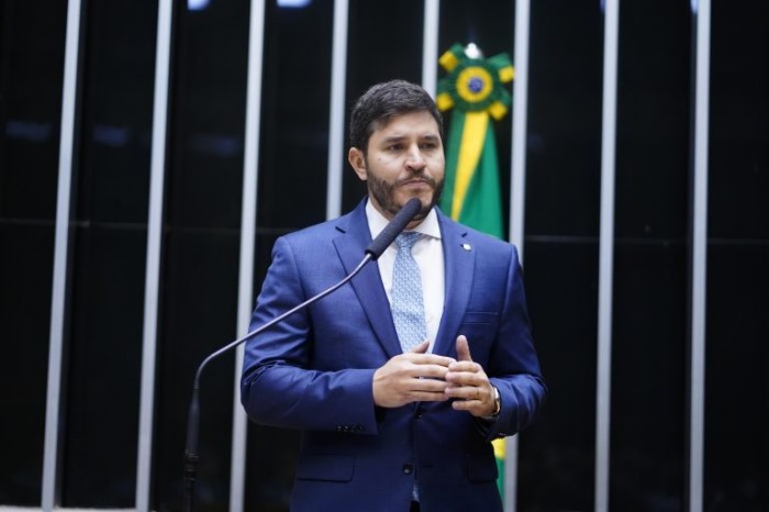 Carvalho: Há casos em que a violência continua após o término do prazo de vigência da medida - (Foto: Pablo Valadares/Câmara dos Deputados)