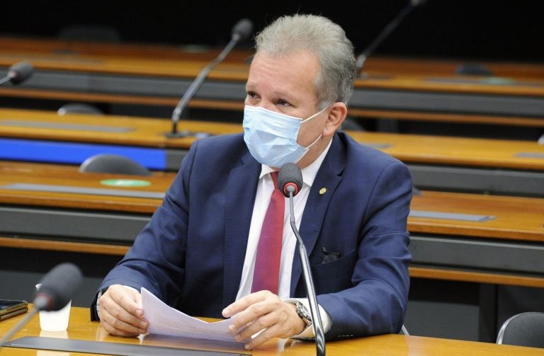 Figueiredo: não é razoável permitir que os concursos públicos percam os prazos de validade - (Foto: Gustavo Sales/Câmara dos Deputados)