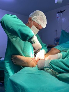 Durante o plantão foram realizadas sete cirurgias ortopédicas