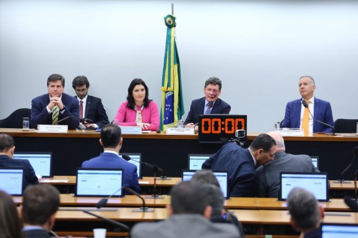 Colegiado reunido com a ministra do Planejamento, Simone Tebet, na semana passada - (Foto: Vinicius Loures/Câmara dos Deputados)