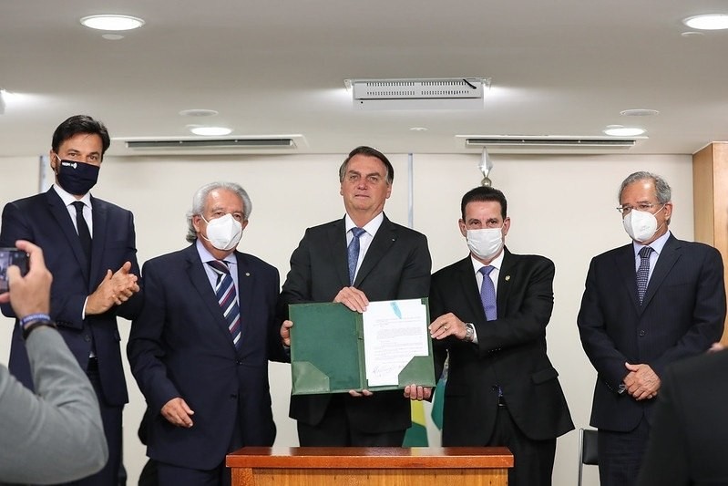 O presidente Jair Bolsonaro em cerimônia de sanção da lei de telecomunicações e radiodifusão - (Foto: Isac Nóbrega/PR-15/06/2021)