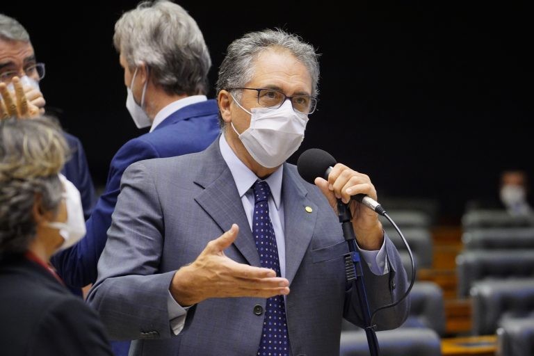 Carlos Zarattini é o relator do projeto - (Foto: Pablo Valadares/Câmara dos Deputados)
