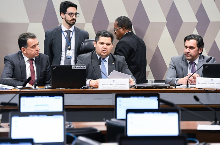 Berlaiolli, Davi e Bulhões Jr., respectivamente vice-presidente, presidente e relator da comissão mista - Jefferson Rudy/Agência Senado