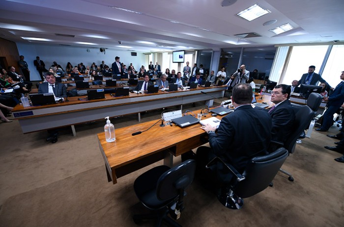 O projeto segue para votação em Plenário com pedido de urgência - Edilson Rodrigues/Agência Senado