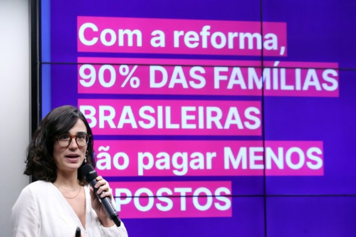 Renata Mendes: cashback deve aumentar consumo dos que ganham até 1 salário mínimo - (Foto: Bruno Spada/Câmara dos Deputados)