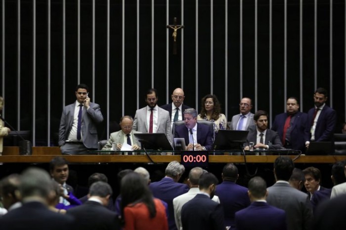Plenário também vai discutir saneamento e registro de armas - (Foto: Bruno Spada/Câmara dos Deputados)