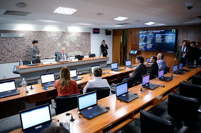 Plenário da Comissão de Relações Exteriores e Defesa Nacional presidida por Renan Calheiros (Mesa) - Pedro França/Agência Senado