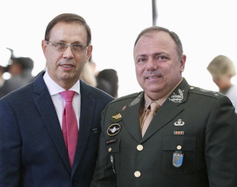 Carlos Wizard com o ex-ministro da Saúde Eduardo Pazuello - (Foto: Reprodução/Facebook)