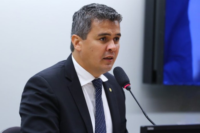 Deputado Diego Garcia, que pediu a audiência na Comissão de Saúde - (Foto: Vinicius Loures/Câmara dos Deputados)