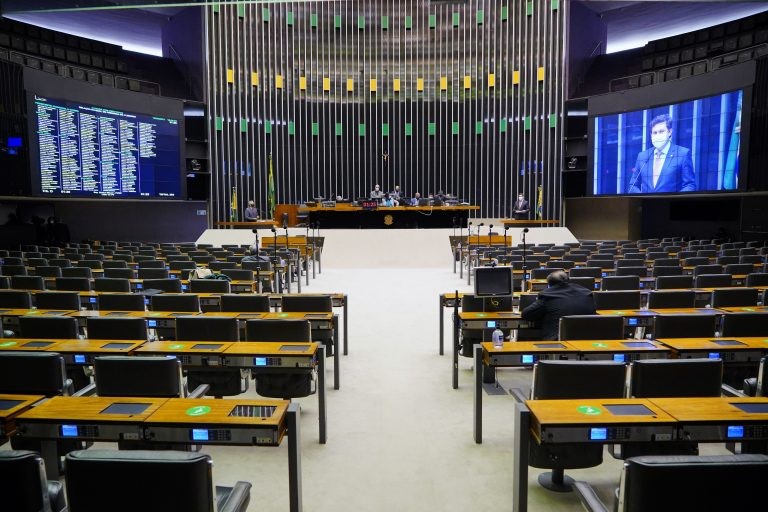 Plenário pode votar a proposta sobre marcas nas próximas sessões - (Foto: Pablo Valadares/Câmara dos Deputados)
