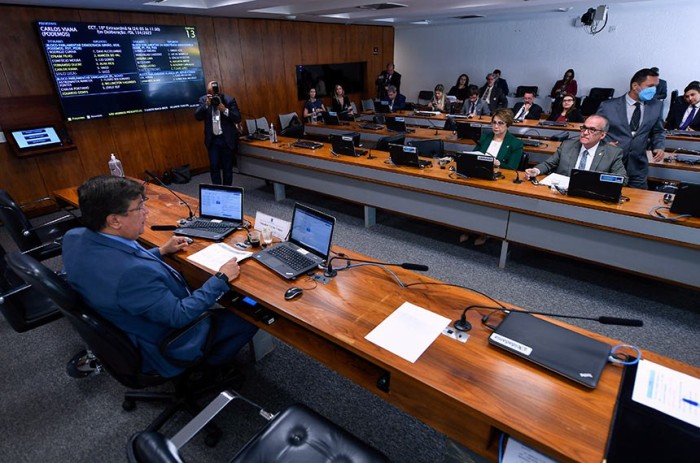 Aprovado na comissão nesta quinta, projeto cria cadastro de pesquisadores para facilitar importação de materiais - Foto: Edilson Rodrigues/Agência Senado