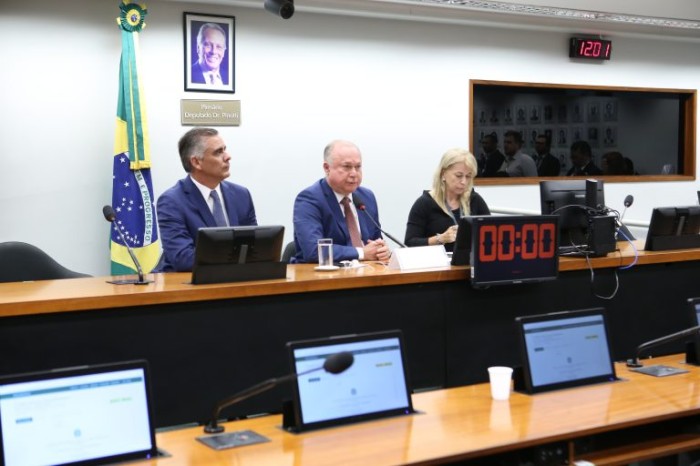 Reunião de instalação e posse de Leur Lomanto Júnior (E) na presidência do Conselho de Ética - (Foto: Billy Boss / Câmara dos Deputados)
