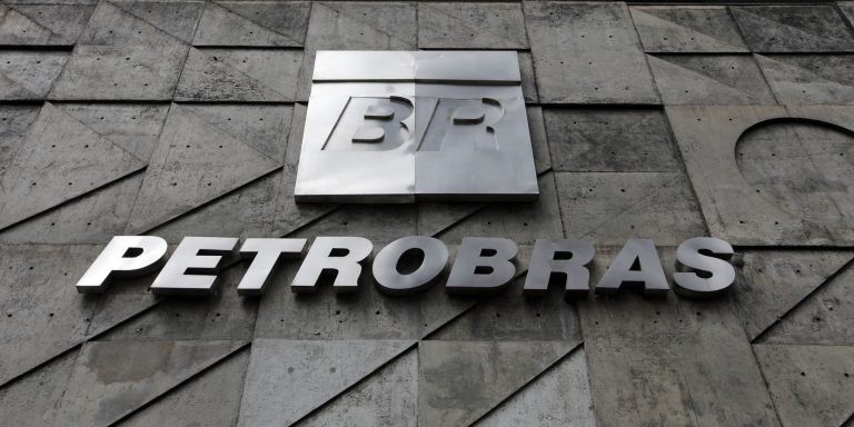 Petrobras pretende vender oito refinarias - (Foto: Divulgação Petrobras)
