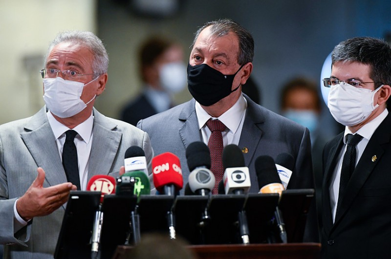 Renan, Omar e Randolfe, comando da CPI: "Asseguramos que os responsáveis pagarão por seus erros" - Jefferson Rudy/Agência Senado