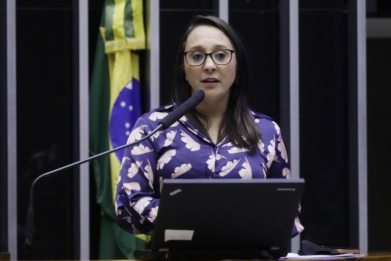 Abreu: acumulação de qualificações ampliará a prestação de serviços assistenciais - (Foto: Najara Araújo/Câmara dos Deputados)