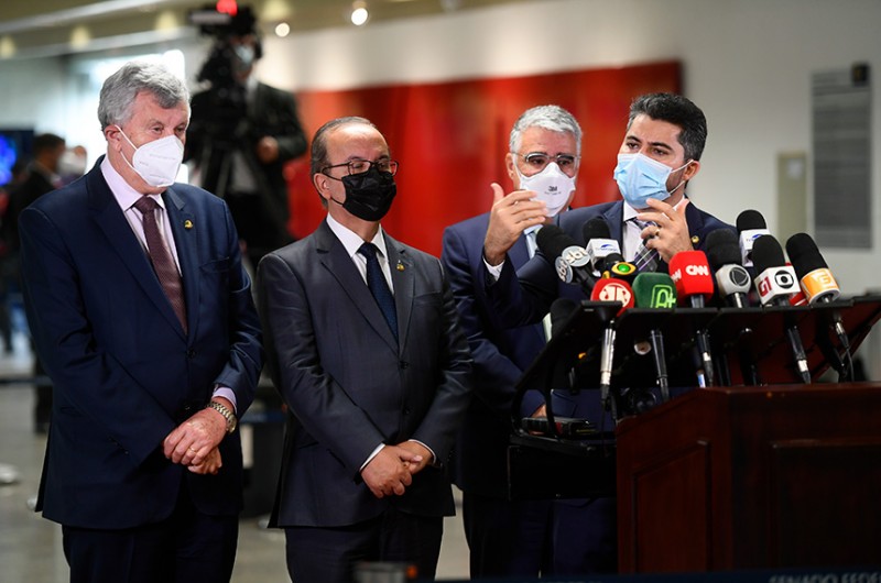 Luis Carlos Heinze, Jorginho Mello, Eduardo Girão e Marcos Rogério criticam rumo das investigações da CPI - Marcos Oliveira/Agência Senado