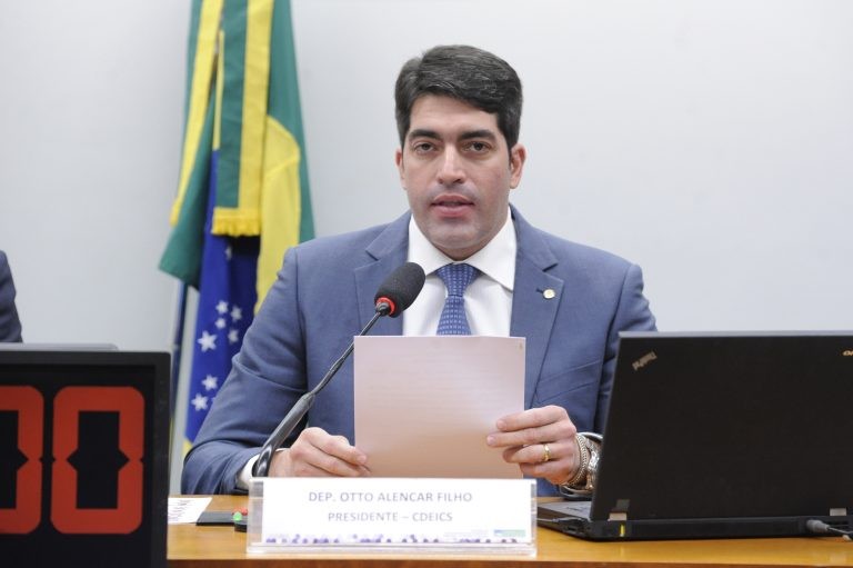 Alencar Filho: contratos celebrados constituem ato jurídico perfeito, protegido pela Constituição - (Foto: Gustavo Sales/Câmara dos Deputados)