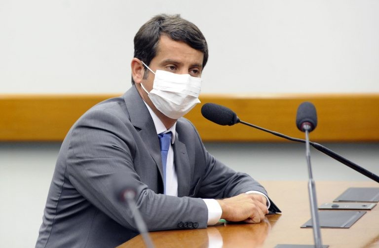 Dr. Luiz: facilitar o pagamento de dívidas para permitir a manutenção do funcionamento - (Foto: Gustavo Sales/Câmara dos Deputados)