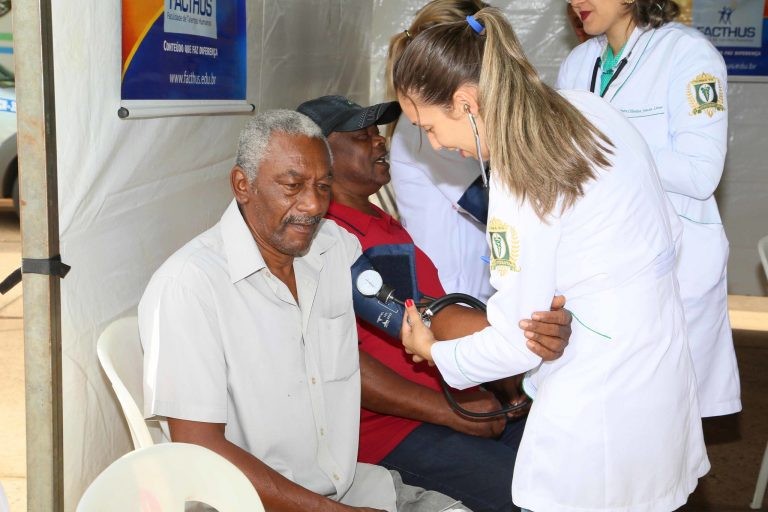 Debatedores defenderam maior acesso de idosos a exames e tratamentos - (Foto: Sebastião Santos/Prefeitura de Uberaba-MG)