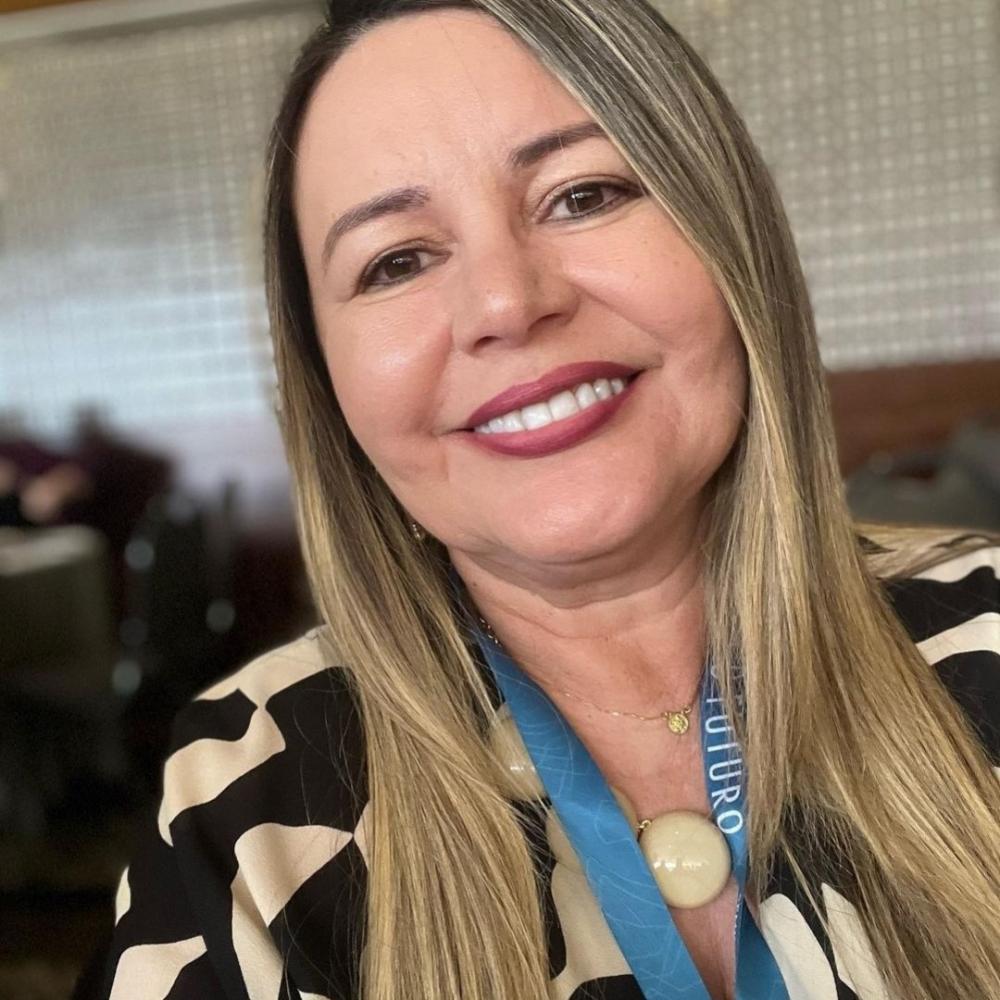  Adriana Carneiro - Secretária de Educação de Patos