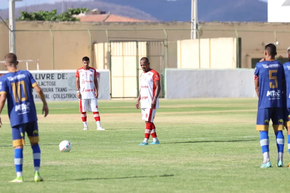 Pombal e Esporte de Patos decidiram uma das vagas na 1ª divisão do Paraibano de 2024 — Foto: Éder Souza