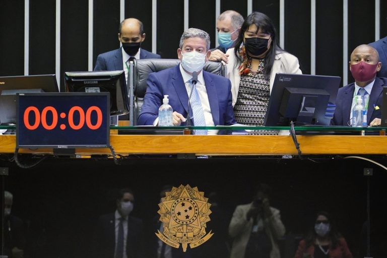 Presidente da Câmara, Arthur Lira, comanda a sessão do Plenário - (Foto: Pablo Valadares/Câmara dos Deputados)