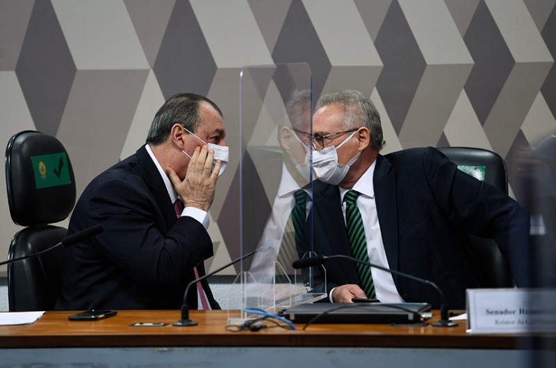 Omar Aziz, presidente, e Renan Calheiros, relator; CPI da Pandemia investiga possíveis irregularidades na compra da vacina Covaxin - Edilson Rodrigues/Agência Senado