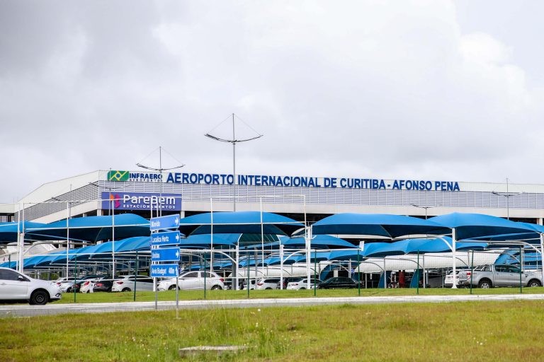 Aeroporto Afonso Pena, em Curitiba (PR) - (Foto: Geraldo Bubniak/Agência de Notícias do Paraná)