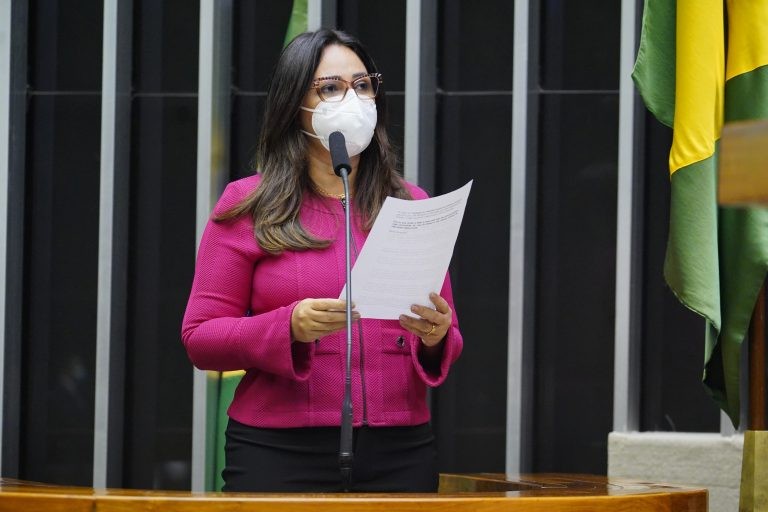 Dias: cirurgia vai proporcionar qualidade de vida e melhorar autoestima dos pacientes - (Foto: Pablo Valadares/Câmara dos Deputados)