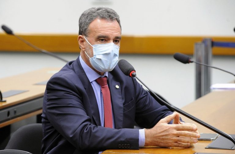 Almeida recomendou a rejeição da proposta - (Foto: =Gustavo Sales/Câmara dos Deputados)