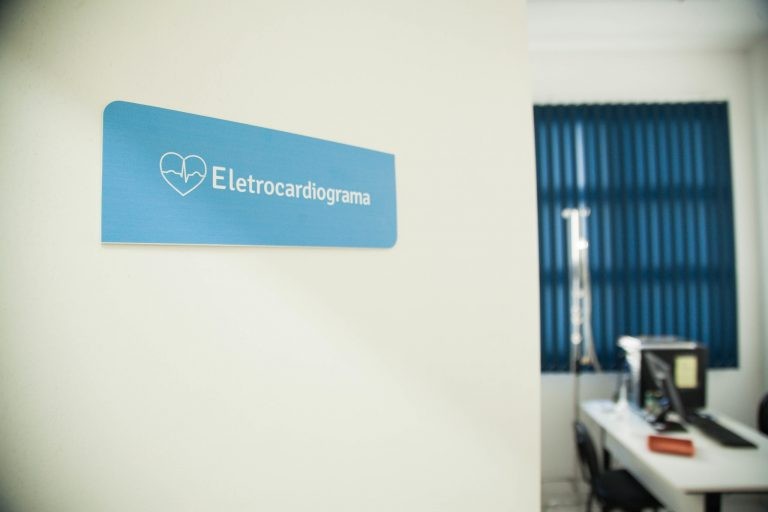 Sala para exame eletrocardiograma - (Foto: Igor Sobral/Prefeitura de Pelotas-RS)