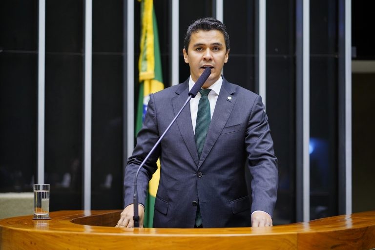 Texto de Diego Garcia cria incentivos para a formação dos acervos - (Foto: Pablo Valadares/Câmara dos Deputados)