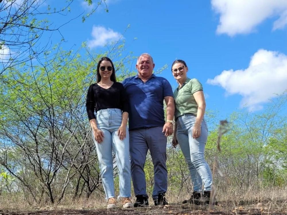 Vice-prefeito e Secretária da Semads visitam área onde será construído