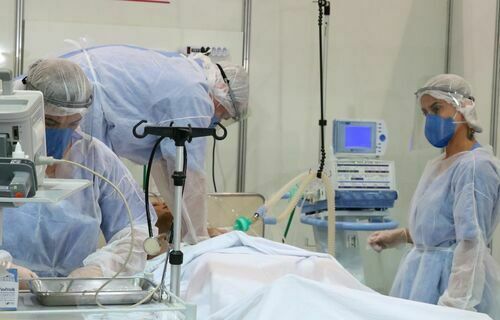 Profissionais da enfermagem esperam agora cumprimento da decisão judicial sobre o piso salarial Foto: Rovena Rosa/Agência Brasil