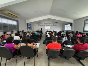 O treinamento reuniu nutricionistas, enfermeiros, médicos e outros profissionais