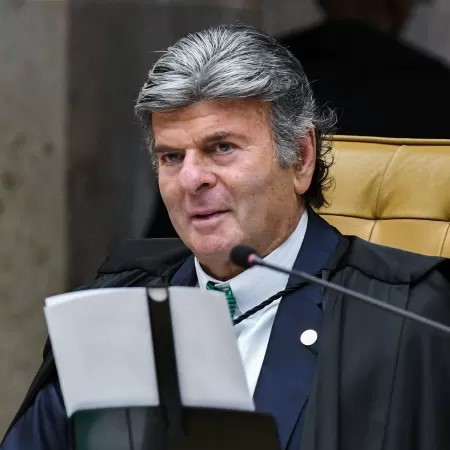 O ministro Luiz Fux, do STF Imagem: Carlos Moura/SCO/STF… - Veja mais em https://noticias.uol.com.br/colunas/carolina-brigido/2024/03/21/fux-habeas-corpus-e-ordem-para-prender-ex-jogador-robinho.htm?cmpid=copiaecola