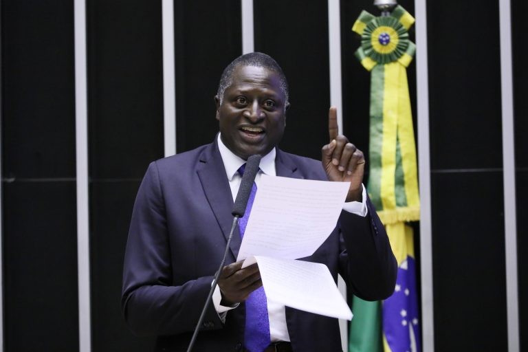 Lopes: proposta prevê ainda a retratação do jornalista - (Foto: Luis Macedo / Câmara dos Deputados)