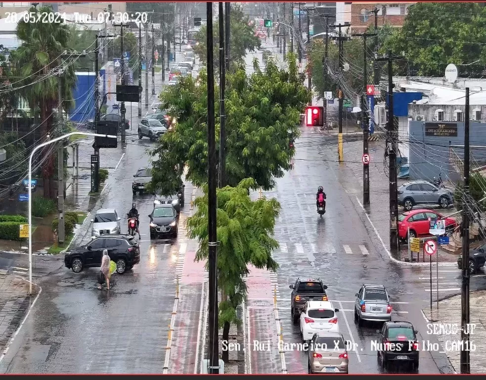 Chuvas bloqueiam principais avenidas de João Pessoa (Foto: Reprodução / Divulgação)