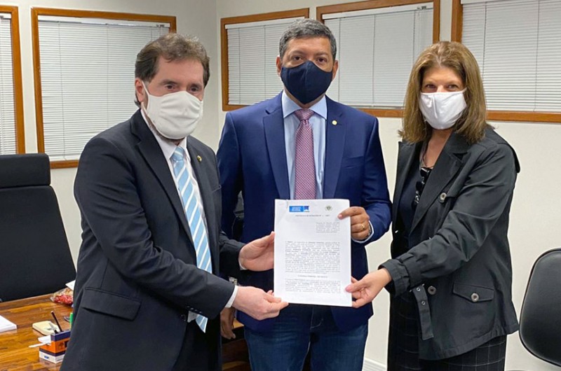 Plínio Valério, deputado Felipe Silva de Souza e Ilana Trombka - Vinicius Marques/Gabinete do Senador Plínio Valério