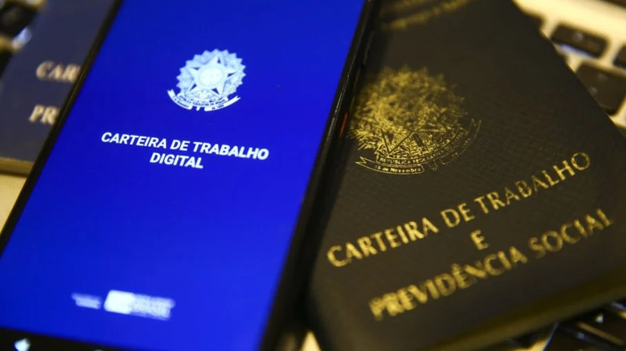 MARCELO CAMARGO/AGÊNCIA BRASIL Taxa de desocupação cai para 6,9% com novo recorde no número de pessoas trabalhando