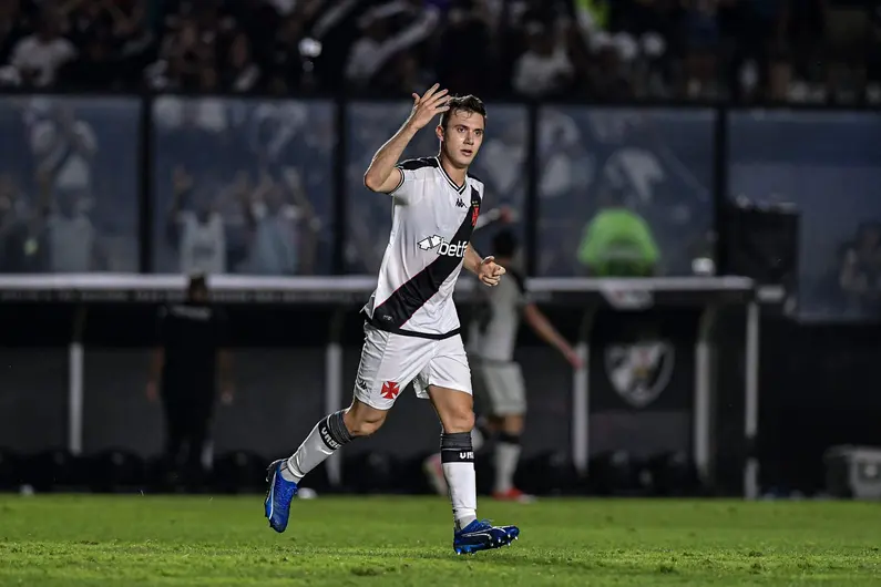 Lucas Piton foi o autor do gol que classificou o Vasco para as quartas de final (Foto: Thiago Ribeiro/AGIF)