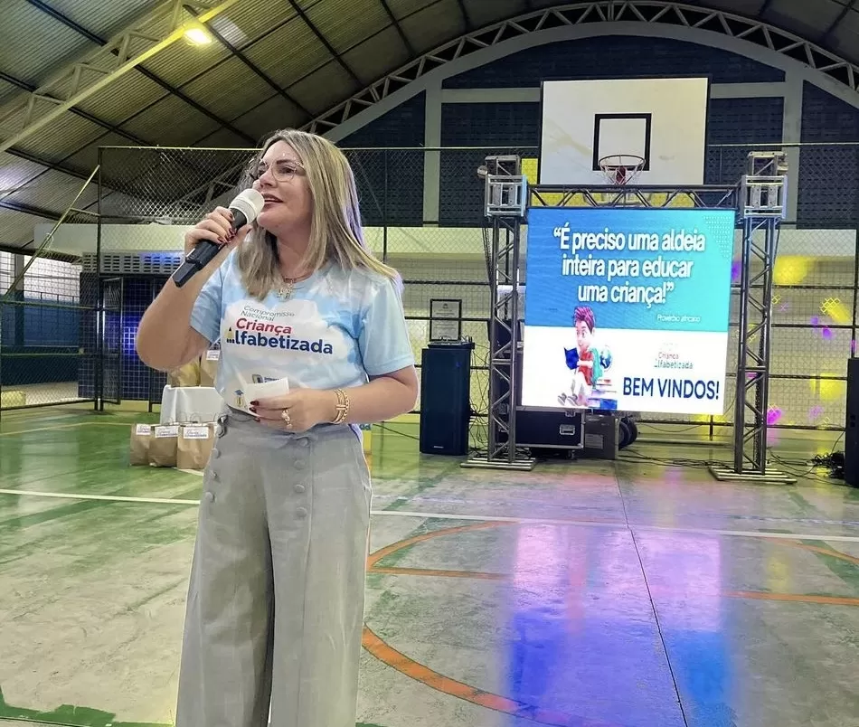 Secretária de Educação de Patos, Adriana Carneiro