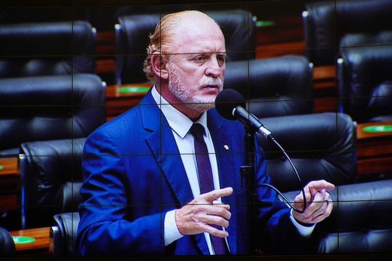 Vermelho: Brasil tem tradição rural arraigada na cultura - (Foto: Pablo Valadares/Câmara dos Deputados)