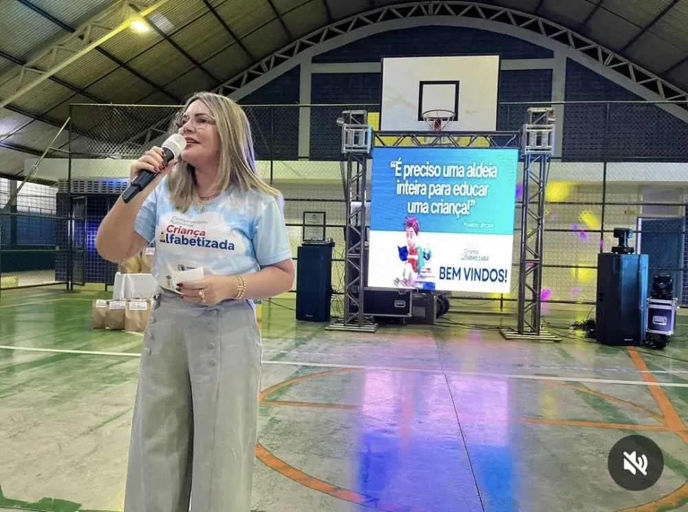 Secretária de Educação de Patos, Adriana Carneiro