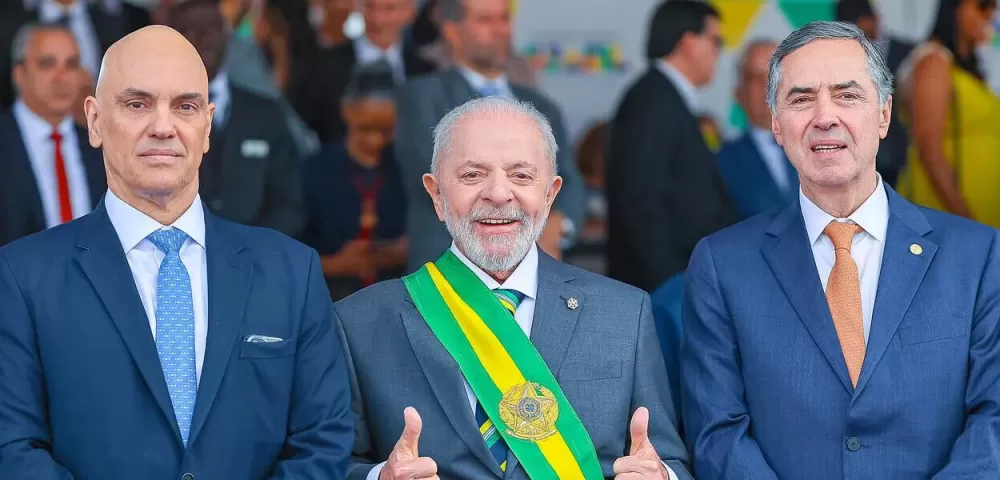 Alexandre de Moraes, Lula e Luís Roberto Barroso (Foto: Ricardo Stuckert/PR)