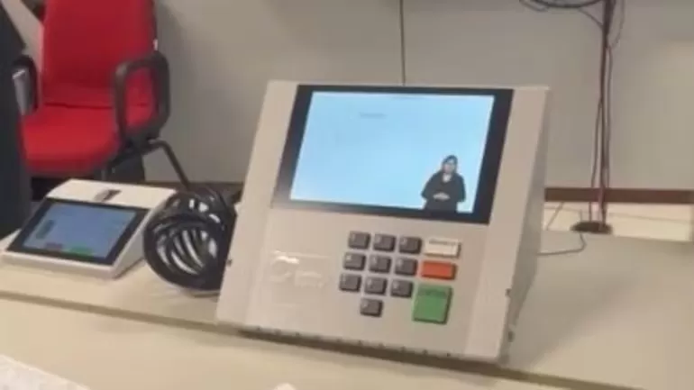 Nova urna eletrônica, que será usada nas eleições de outubro no Brasil (Foto: Gabriela Coelho/R7)