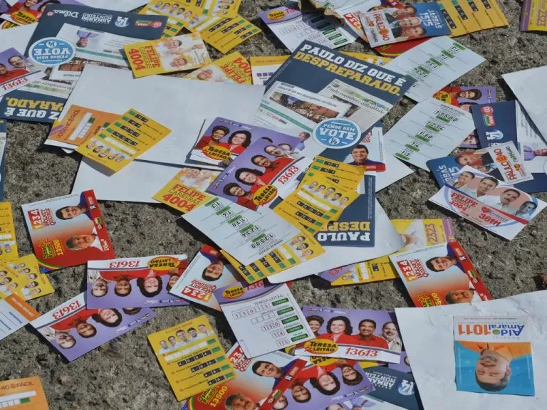A lei eleitoral estabelece como gastos de campanha diversas despesas, como a produção de material publicitário Fonte: Agência Câmara de Notícias