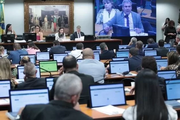 Reunião da Comissão de Constituição e Justiça e de Cidadania Fonte: Agência Câmara de Notícias