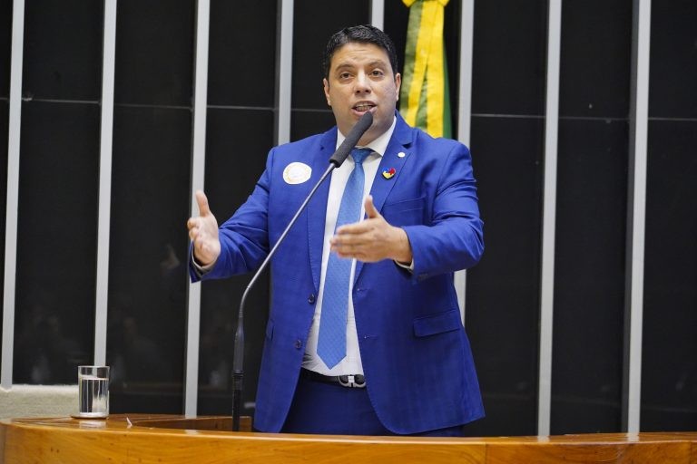 Igor Timo, relator da proposta no Plenário - (Foto: Pablo Valadares/Câmara dos Deputados)