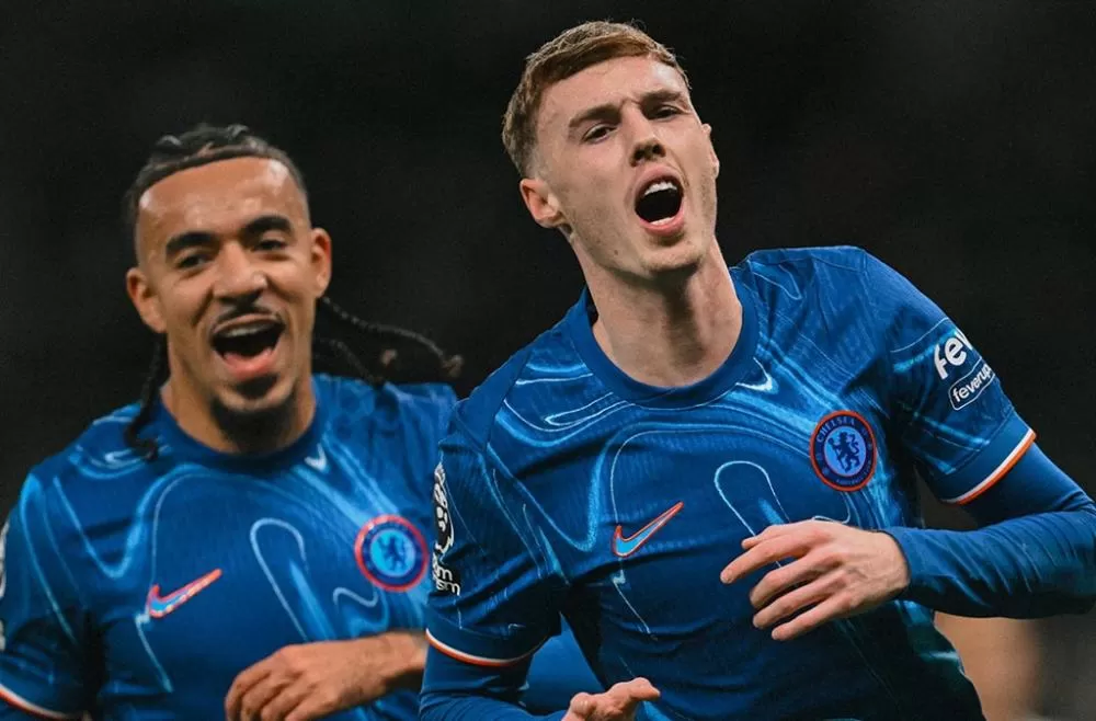 Palmer (D) comemora gol marcado na vitória sobre o Tottenham - Foto: Divulgação